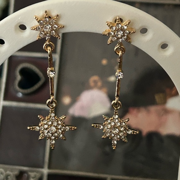 Source Unknown Gold North Star Starburst Dangle Earrings - Picture 3 of 4